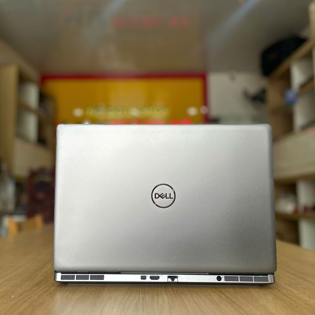 Khu vực bàn phím / cổng kết nối của Dell Precision 7550 Core i7-10850H Ram 16GB SSD 512GB VGA RTX T2000 4GB Màn 15.6 FHD