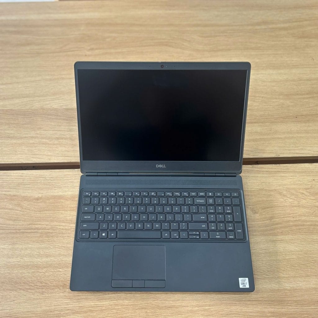 Mặt lưng và độ hoàn thiện của Dell Precision 7550 Core i7-10850H Ram 16GB SSD 512GB VGA RTX T2000 4GB Màn 15.6 FHD