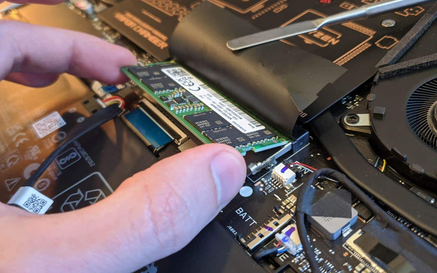 Mẹo chọn mua linh kiện nâng cấp laptop phù hợp 9 Mẹo chọn mua linh kiện nâng cấp laptop phù hợp theo từng nhu cầu – Gợi ý từ Hoàng Vũ Computer