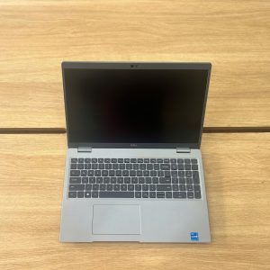 Dell Latitude 5530 i5-1235U laptop Quảng Ngãi – màn lớn 15.6 inch, bền bỉ, phù hợp văn phòng, kế toán. Giá tốt tại Hoàng Vũ Computer.