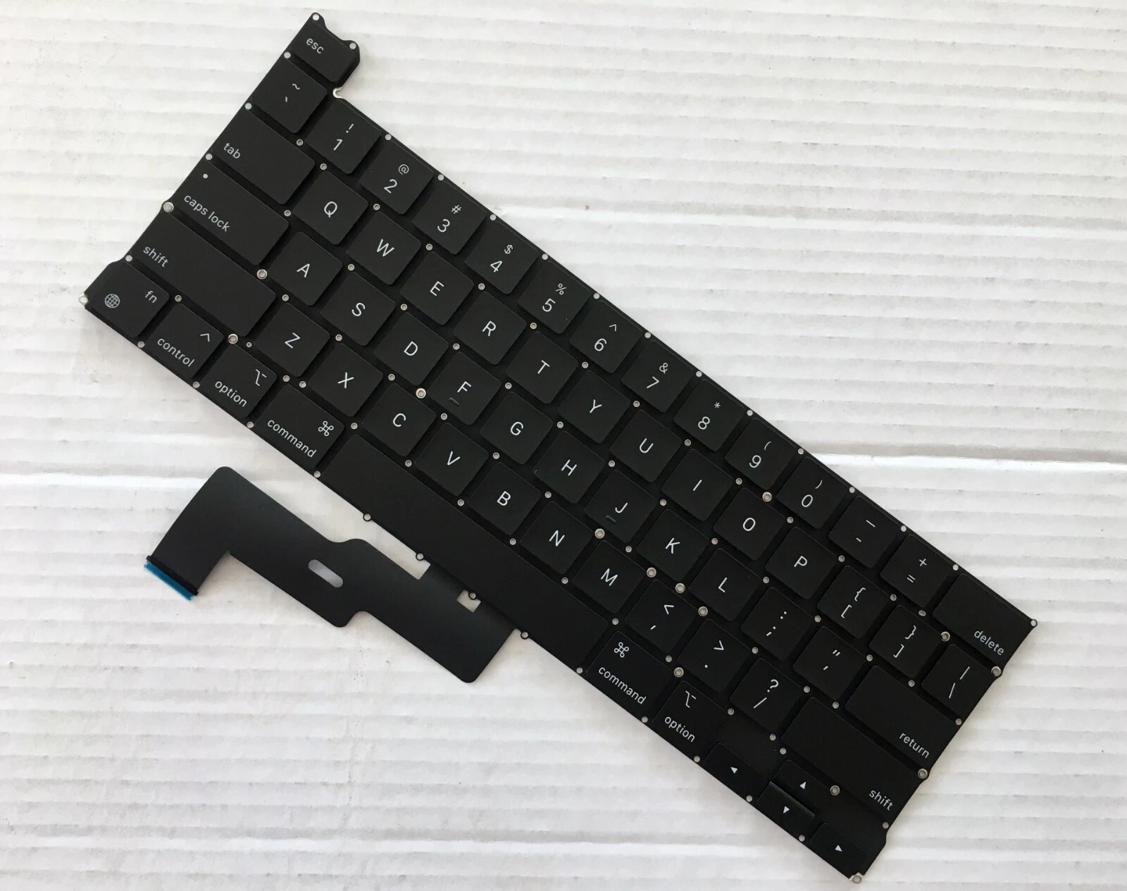 Bàn phím US cho MacBook Pro A2338 13-inch 2020 M1 Quảng Ngãi – gõ êm, có LED, thay nhanh tại Hoàng Vũ Computer.