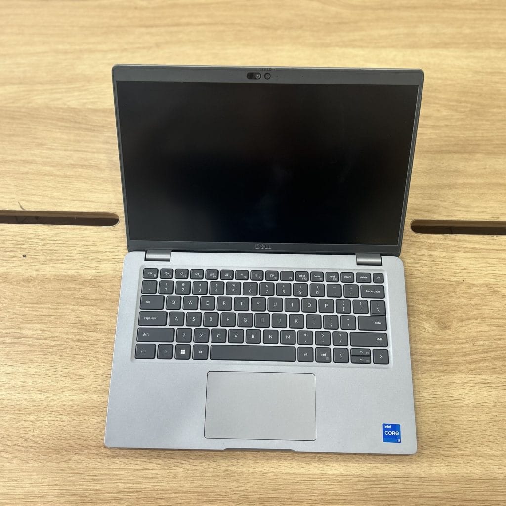 Khu vực bàn phím / cổng kết nối của Dell Latitude 5430 i7-1255U Ram 8GB SSD 256GB Màn 14.0 inch FHD