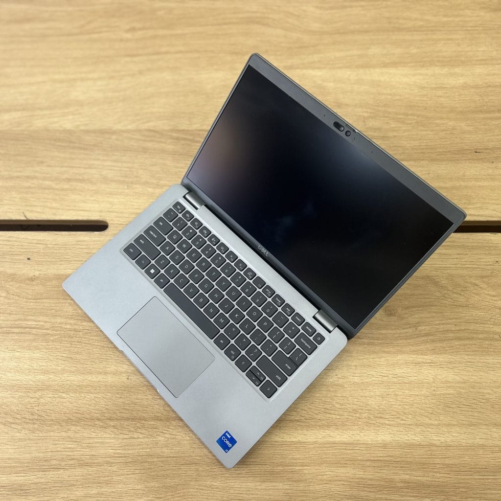Thiết kế và ngoại hình thực tế của Dell Latitude 5430 i7-1255U Ram 8GB SSD 256GB Màn 14.0 inch FHD