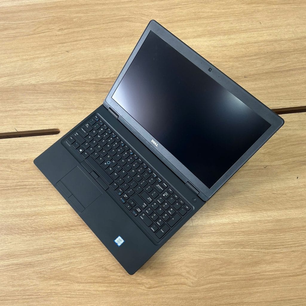 Thiết kế và ngoại hình thực tế của Dell Precision 3530 i7-8850H | RAM 8GB | SSD 256GB | Quadro P600 4GB | 15.6 FHD
