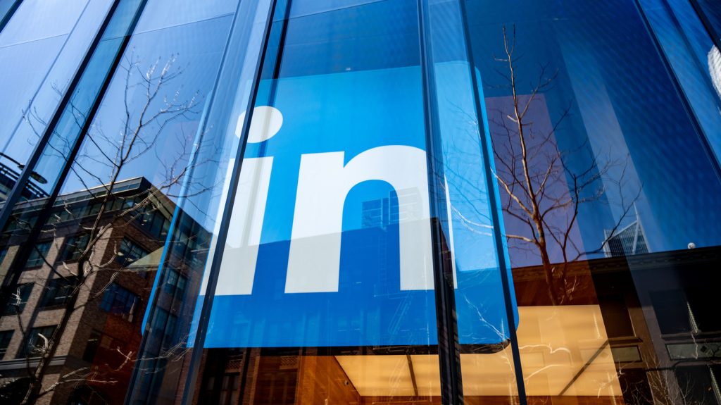 LinkedIn được cho là sẽ sa thải 5% nhân viên của mình. | Hoàng Vũ Computer