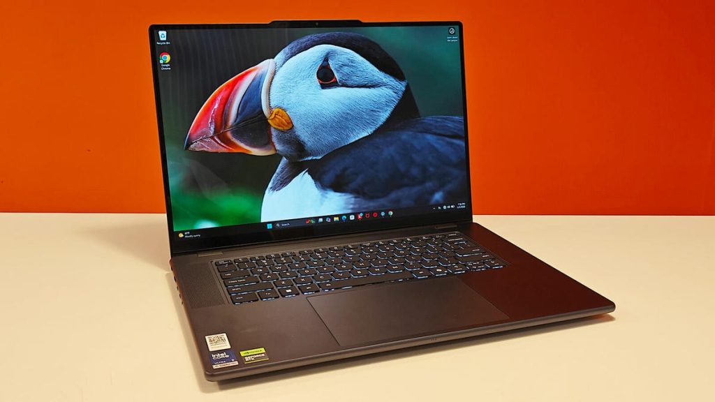 "Sau khi trải nghiệm Lenovo Yoga giá 2.600 USD, tôi đã nghiêm túc xem xét lại các laptop Windows cao cấp" | Hoàng Vũ Computer