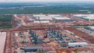 Thượng nghị sĩ trung tâm cuộc tranh luận về trung tâm dữ liệu AI ở Utah tấn công, làm rơi điện thoại của phóng viên — phóng viên đang theo dõi các vụ quấy rối đối với doanh nghiệp của ông. | Hoàng Vũ Computer