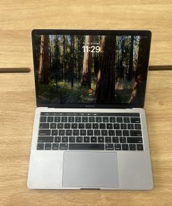 Thiết kế và ngoại hình thực tế của Macbook Pro 13 inch 2019 - Core i5 ,Ram 16GB, Ổ cứng SSD 256GB, Màn hình 13.3 inch