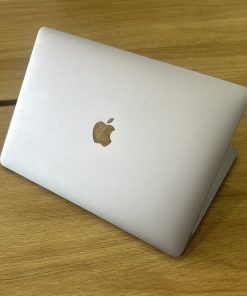 Khu vực bàn phím / cổng kết nối của Macbook Pro 13 inch 2019 - Core i5 ,Ram 16GB, Ổ cứng SSD 256GB, Màn hình 13.3 inch