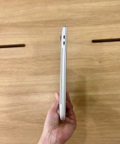 MacBook Pro 13 inch 2020 Core i5, RAM 32GB, SSD 512GB, màn hình Retina 13.3 inch sắc nét. Laptop cao cấp cho lập trình, văn phòng và thiết kế tại Hoàng Vũ Computer.