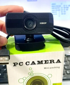 Webcam chân kẹp Full HD 1080P có micro tích hợp, hình ảnh rõ nét, dễ lắp đặt cho máy tính và laptop, phù hợp học online, họp và gọi video.