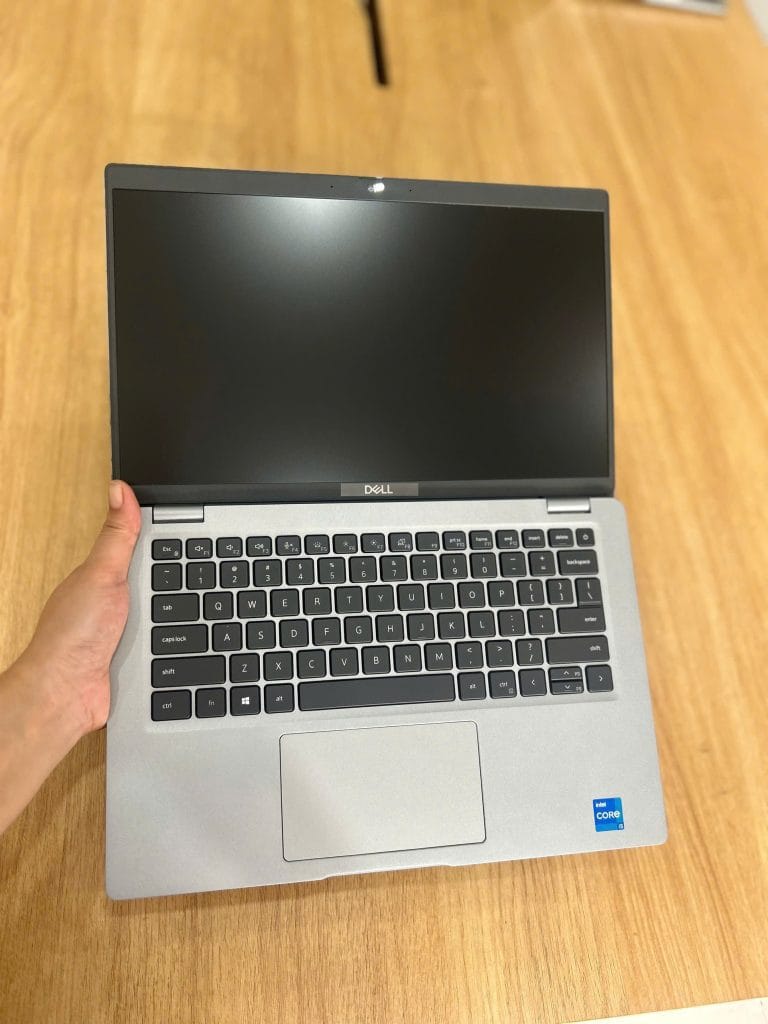 Thiết kế và ngoại hình thực tế của Dell Latitude 5420 i7-1185G7 Ram 8GB SSD 256GB Màn 14.0 inch FHD