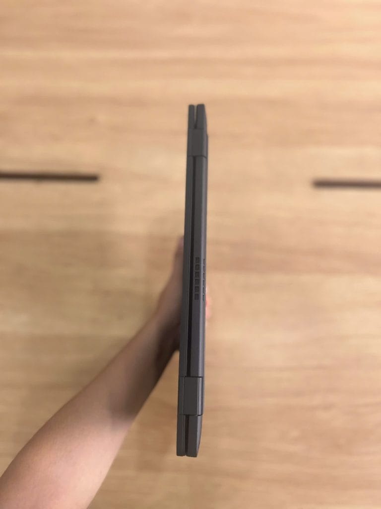 Mặt lưng và độ hoàn thiện của Dell Latitude 7420 i7-1185G7 Ram 16GB SSD 256GB Màn 14.0 inch FHD