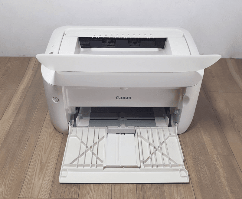Máy in Canon LBP-3050 Laser trắng đen nhỏ gọn, phù hợp in Word, Excel, PDF, hợp đồng, biểu mẫu và tài liệu A4 cho văn phòng, kế toán, cửa hàng, gia đình và học tập.